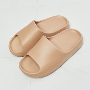 Comfort Slides in Beige